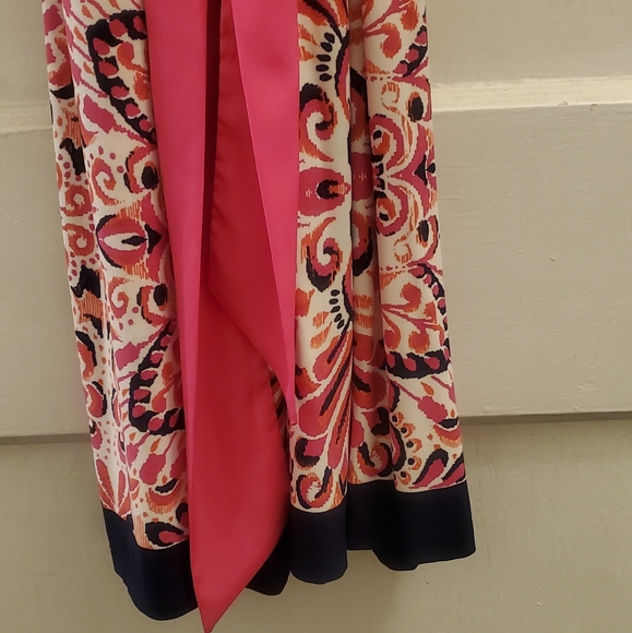 Gorgeous dress - Picture 2 of 4